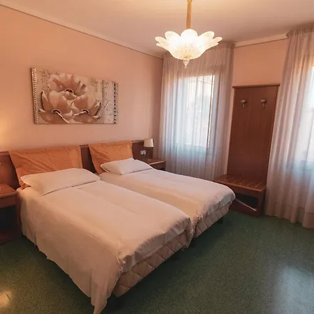 בית הארחה Casa Malvina מירה